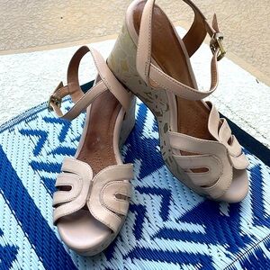 Clark’s Artisian wedge platforms